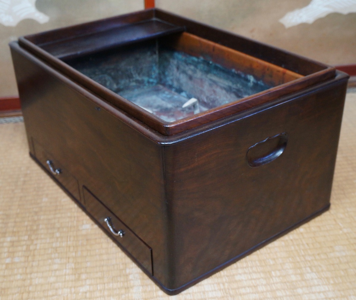 Antique Nagahibachi Japanese 1890s Japan interior Tansu