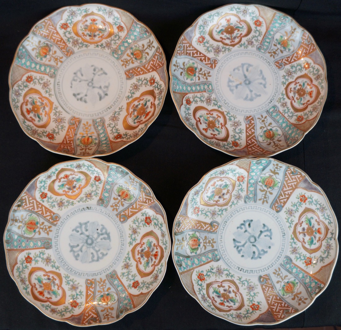 Antique Imari Japanese decorated plate 1800s Yakimono Japan ceramic art