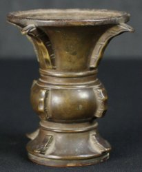 Antique Butsudan vase 1800