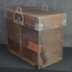 Antique chest 1800