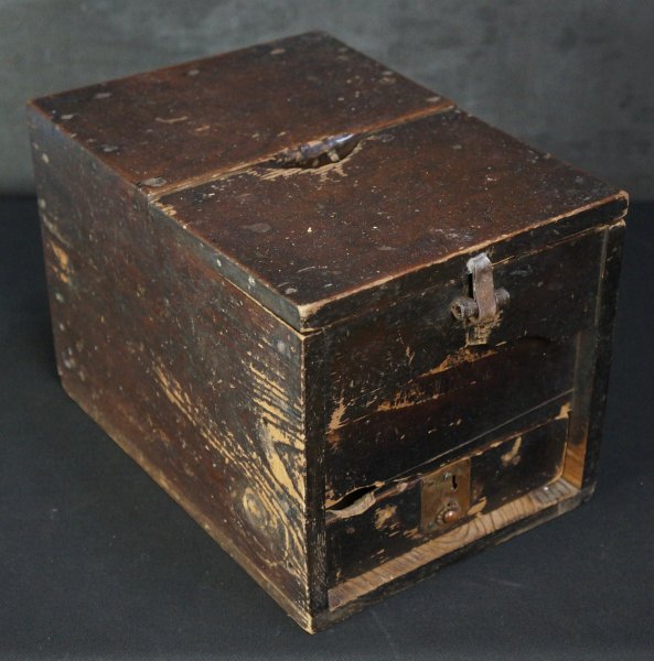 Buddhust charity box 1800