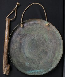 Dora Buddhist gong 1900