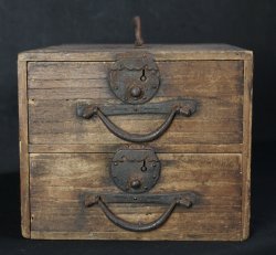 Ko-tansu tool box 1880