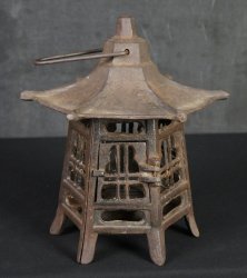 Kyoto garden lantern 1970