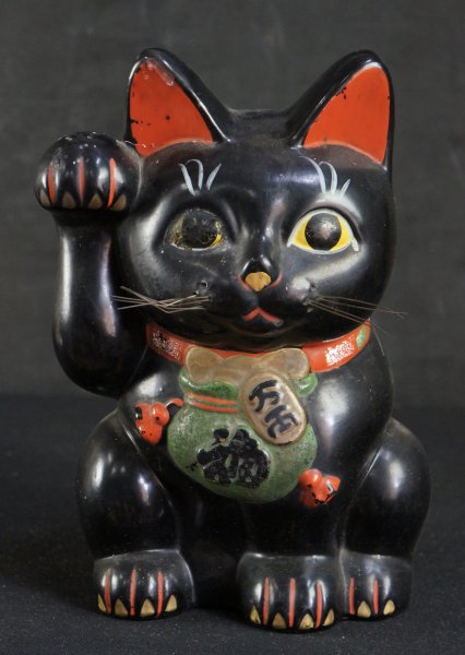 Manekineko cat vintage 1900