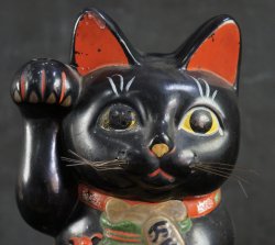 Manekineko cat vintage 1900