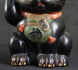 Manekineko cat vintage 1900