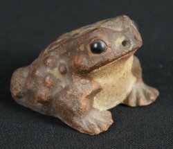 Miniature garden frog 1900