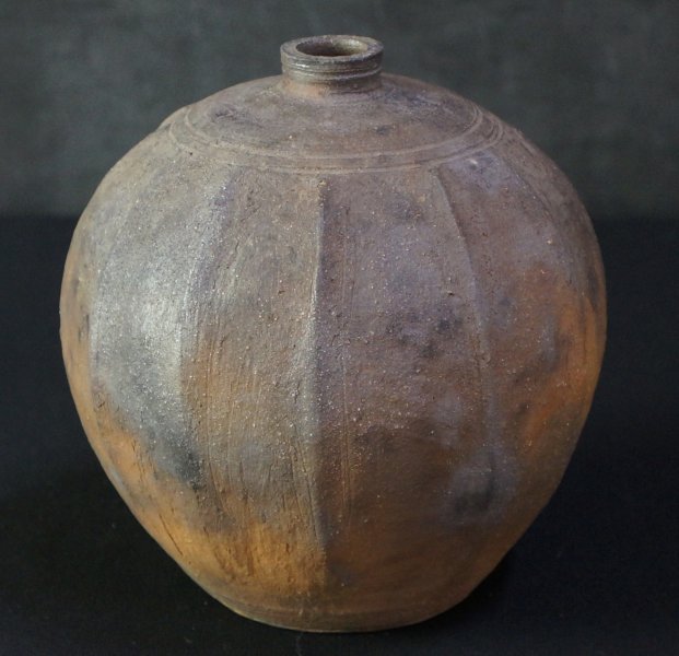 Minimalist Bizen 1970