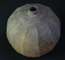 Minimalist Bizen 1970