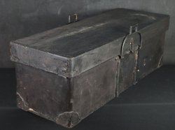 Mochidansu antique chest 1800