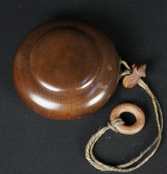 Tabako-ire Netsuke 1900