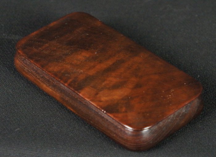 Tora-gara tobacco case 1900