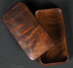 Tora-gara tobacco case 1900